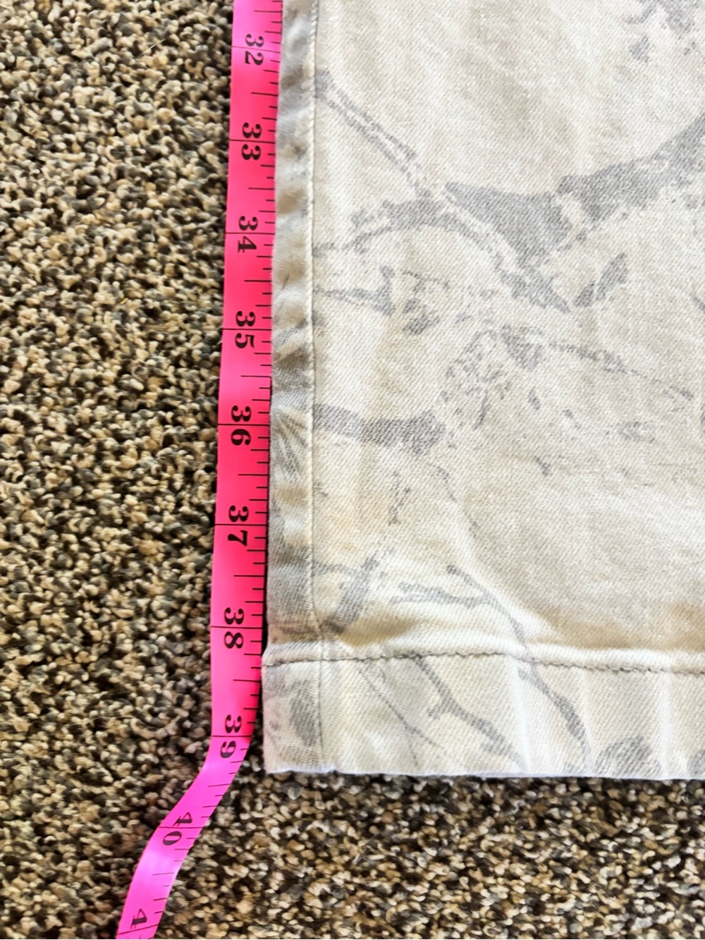 Hollister Men's Light Gray Camouflage Slim Straight Jeans - Picture 8 of 8